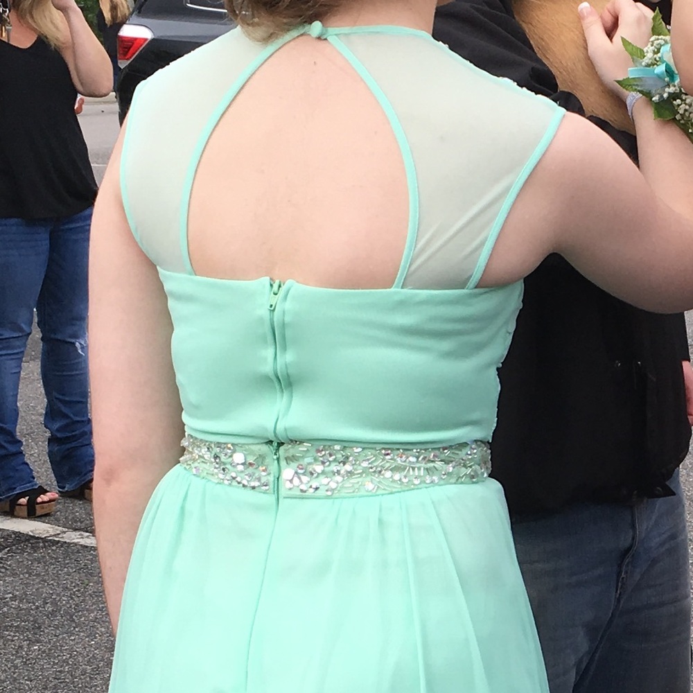 Prom dress - Picture 2 of 2